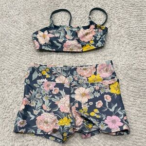 Art Class Floral Patterned Apparel